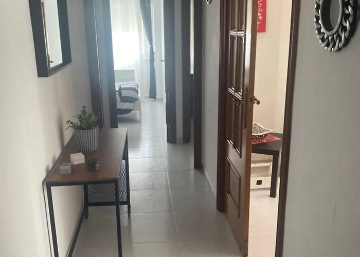 Piso Con Tres En 아파트 *